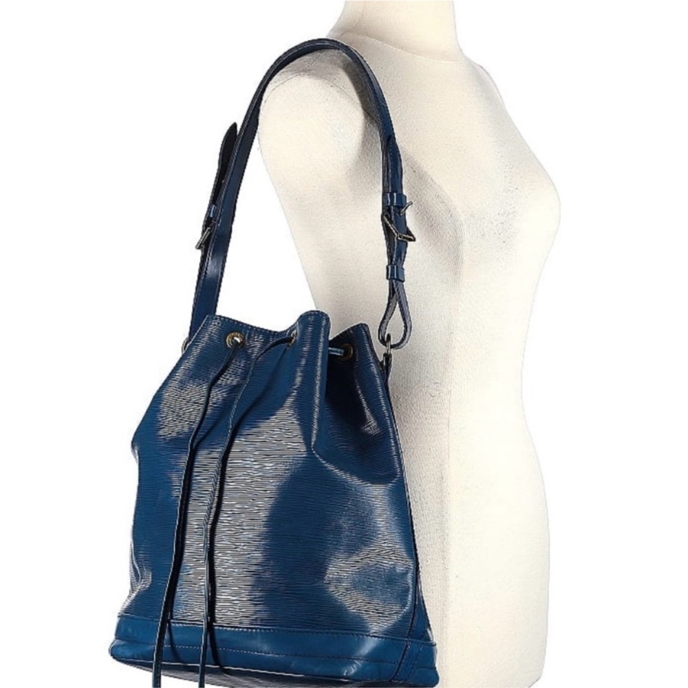 💙 💯Authentic LOuis Vuitton Blue Epi Noe GM 💙 - Picture 3 of 14